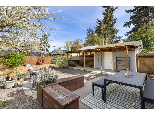 7236 N FENWICK Ave, Portland, OR 97217