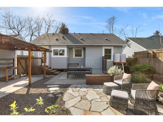 7236 N FENWICK Ave, Portland, OR 97217