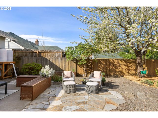 7236 N FENWICK Ave, Portland, OR 97217