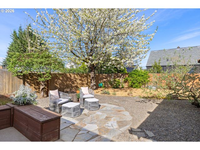 7236 N FENWICK Ave, Portland, OR 97217