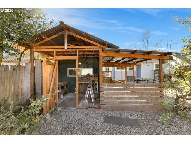 7236 N FENWICK Ave, Portland, OR 97217