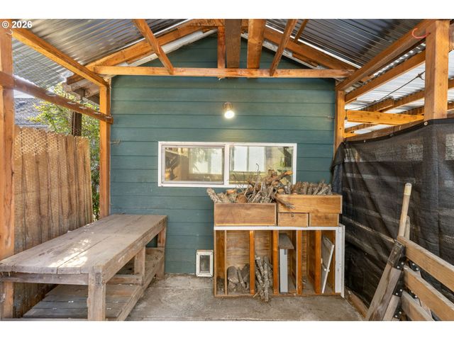 7236 N FENWICK Ave, Portland, OR 97217