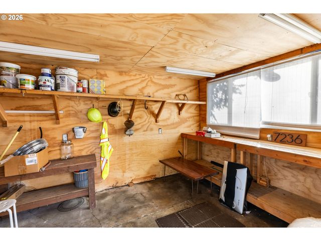 7236 N FENWICK Ave, Portland, OR 97217