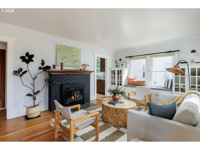 7236 N FENWICK Ave, Portland, OR 97217