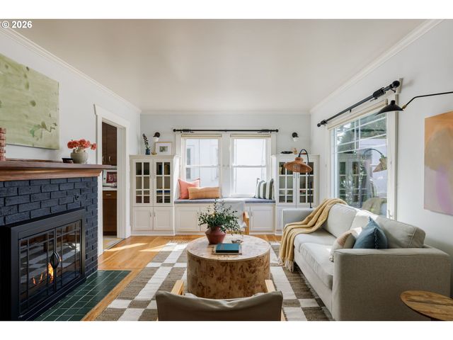 7236 N FENWICK Ave, Portland, OR 97217