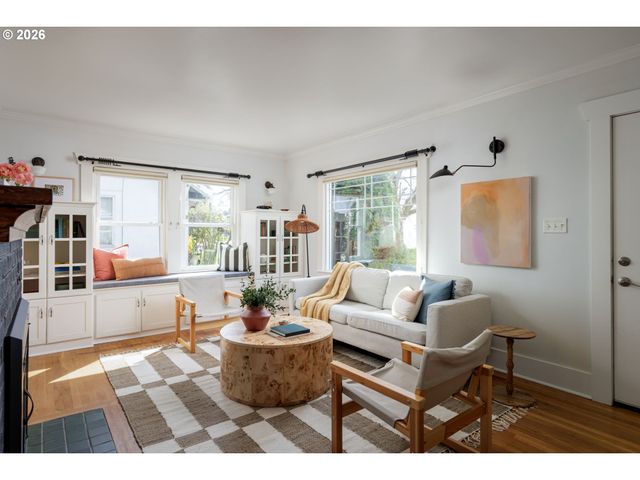 7236 N FENWICK Ave, Portland, OR 97217