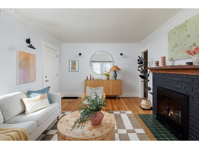 7236 N FENWICK Ave, Portland, OR 97217