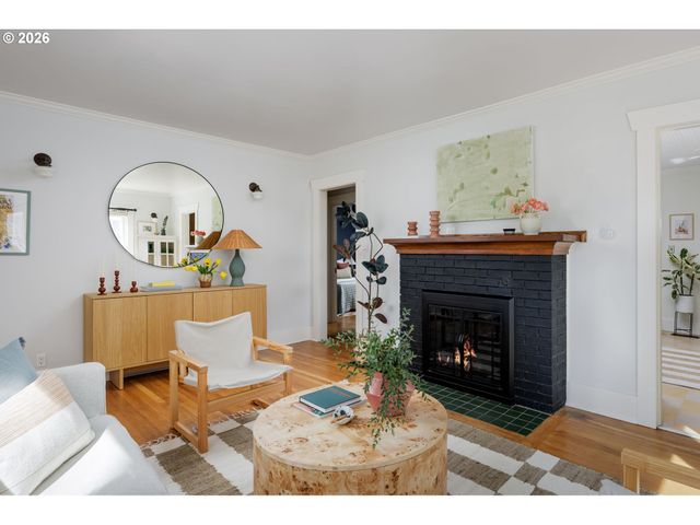 7236 N FENWICK Ave, Portland, OR 97217