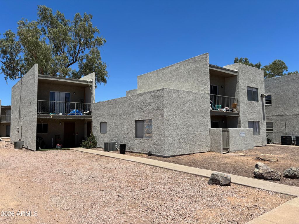 2802 E MARCONI Avenue, Phoenix, AZ 85032