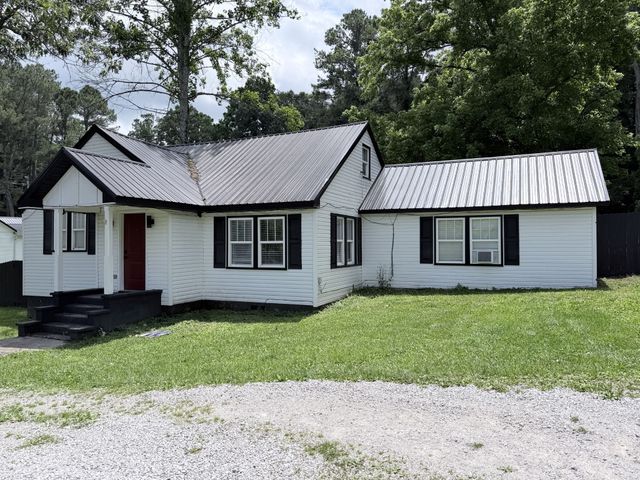 215 St Clair St, Tracy City, TN 37387