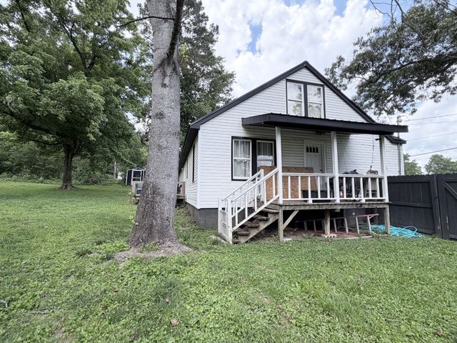 215 St Clair St, Tracy City, TN 37387