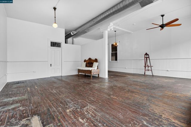 725 Loring Ave, Crockett, CA 94525