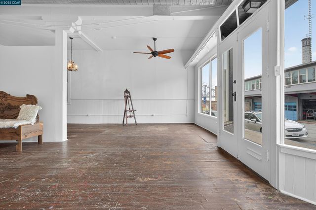 725 Loring Ave, Crockett, CA 94525