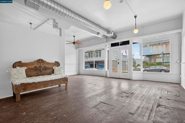 725 Loring Ave, Crockett, CA 94525