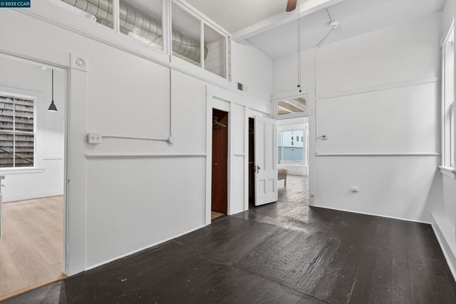 725 Loring Ave, Crockett, CA 94525