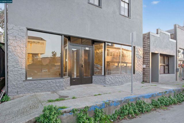 725 Loring Ave, Crockett, CA 94525