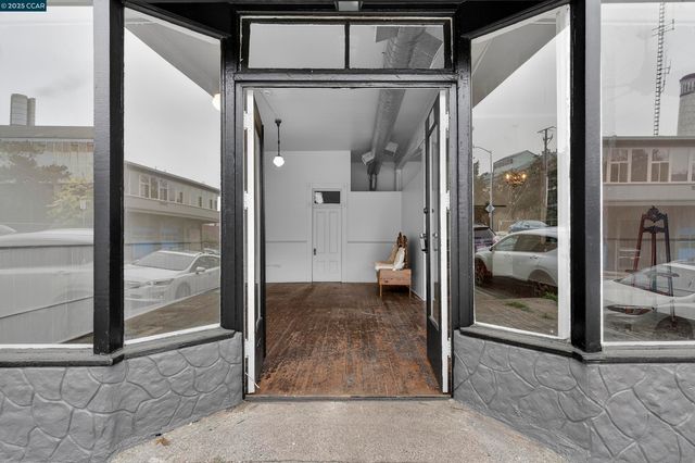 725 Loring Ave, Crockett, CA 94525