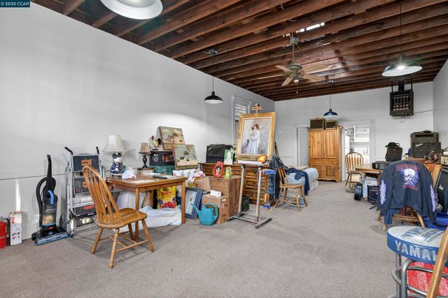 725 Loring Ave, Crockett, CA 94525