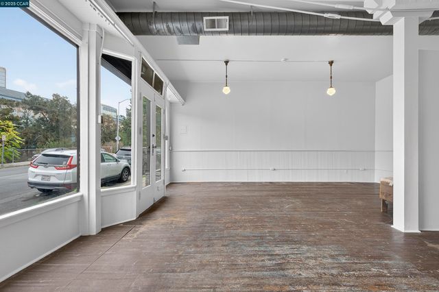 725 Loring Ave, Crockett, CA 94525