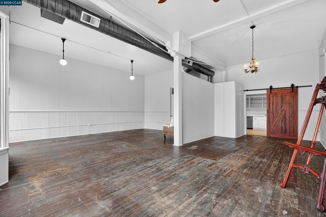 725 Loring Ave, Crockett, CA 94525