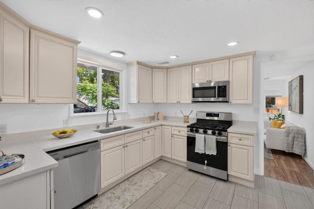 Image 10 of property listing at 1456 B Street, Hayward, CA 94541