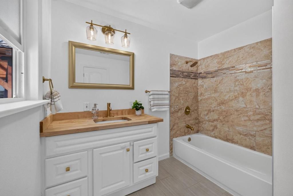Image 18 of property listing at 1456 B Street, Hayward, CA 94541