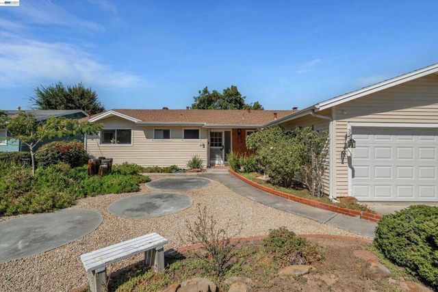 327 Kingston Ave, Martinez, CA 94553