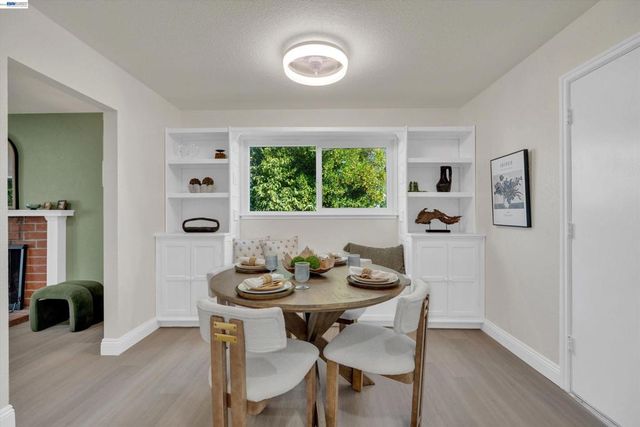 327 Kingston Ave, Martinez, CA 94553