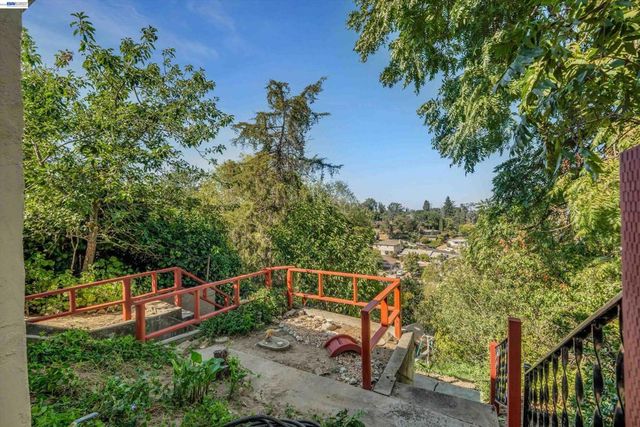 327 Kingston Ave, Martinez, CA 94553