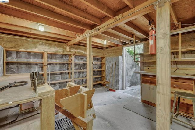 327 Kingston Ave, Martinez, CA 94553