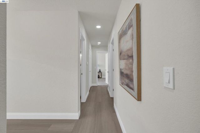 327 Kingston Ave, Martinez, CA 94553