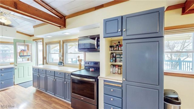 17544 Pine Court, Lake Milton, OH 44429