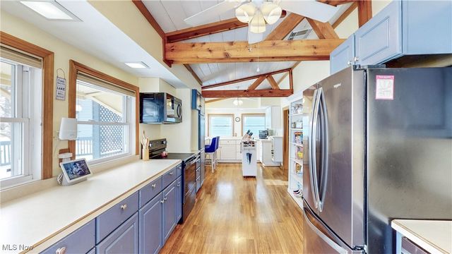 17544 Pine Court, Lake Milton, OH 44429