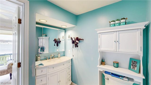 17544 Pine Court, Lake Milton, OH 44429