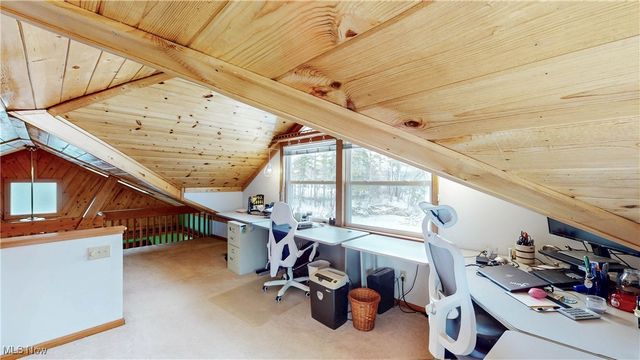 17544 Pine Court, Lake Milton, OH 44429