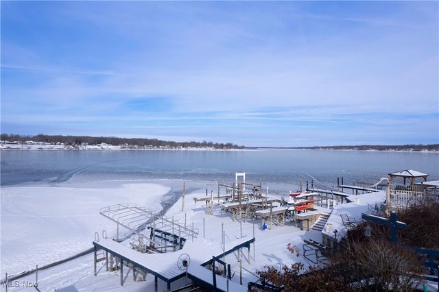 17544 Pine Court, Lake Milton, OH 44429