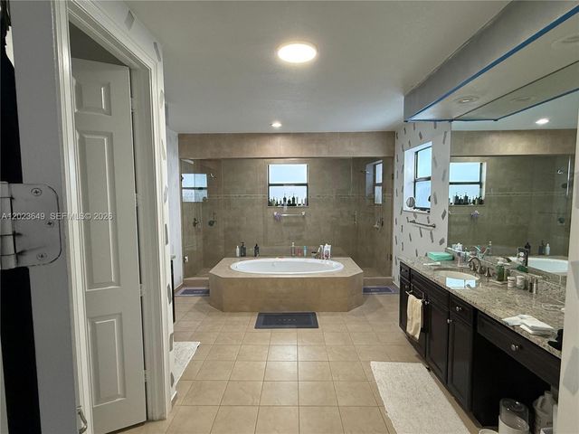 9907 NW 87th Terrace, Doral, FL 33178