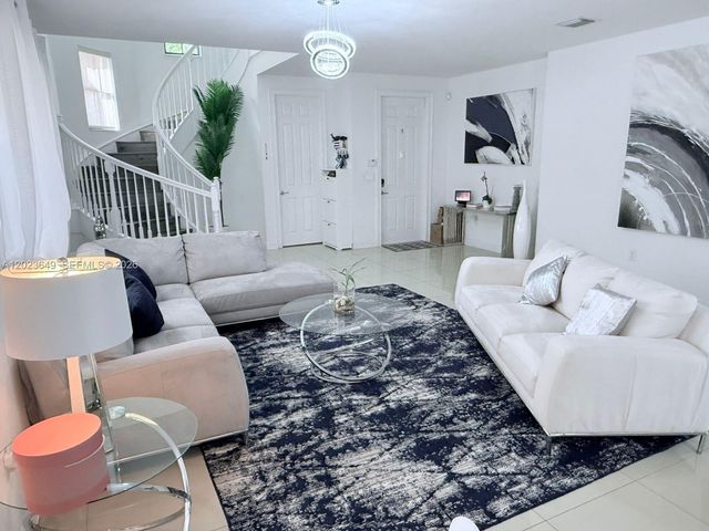 9907 NW 87th Terrace, Doral, FL 33178