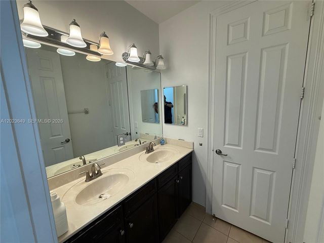 9907 NW 87th Terrace, Doral, FL 33178