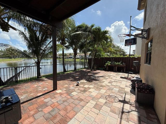 9907 NW 87th Terrace, Doral, FL 33178