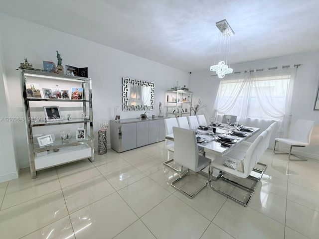 9907 NW 87th Terrace, Doral, FL 33178