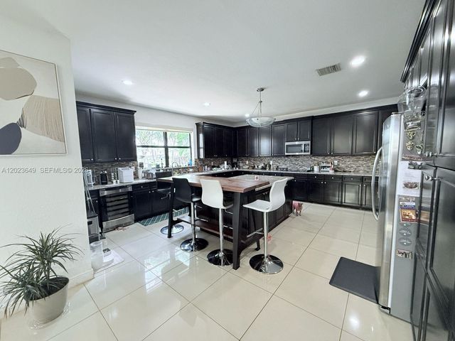 9907 NW 87th Terrace, Doral, FL 33178