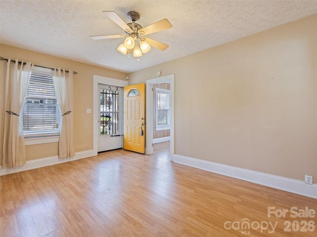 821 N Main Street, Canton, NC 28716