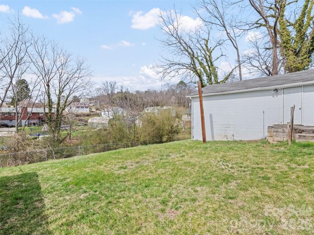 821 N Main Street, Canton, NC 28716
