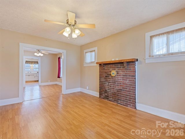 821 N Main Street, Canton, NC 28716