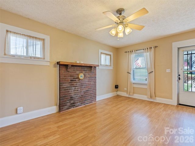 821 N Main Street, Canton, NC 28716