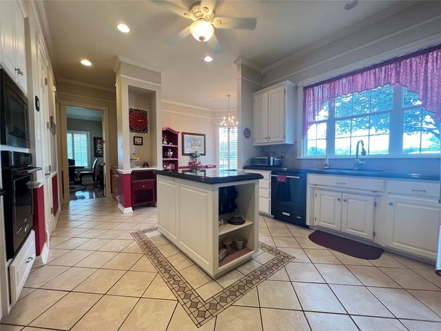 902 Booker Street, Sulphur Springs, TX 75482