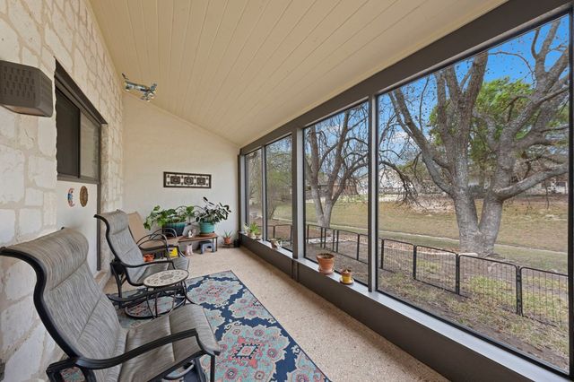 1814 Woodstone Dr, Kerrville, TX 78028