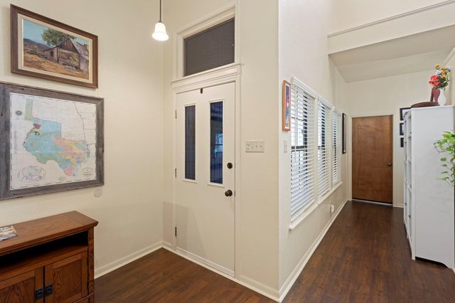 1814 Woodstone Dr, Kerrville, TX 78028