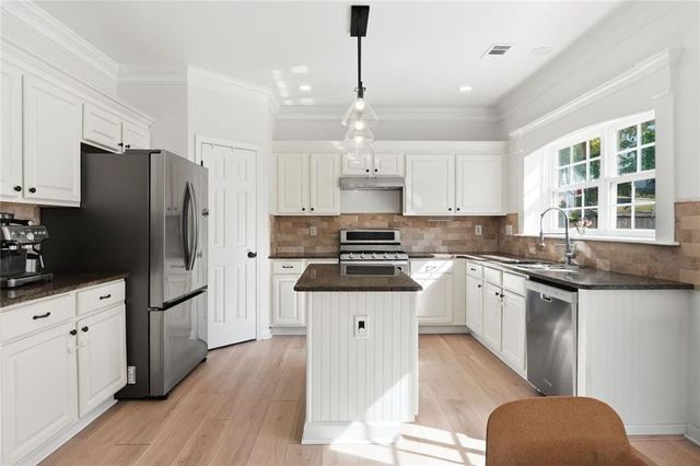 466 Skiles Court, Suwanee, GA 30024